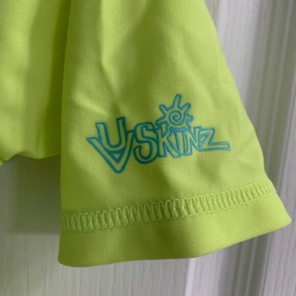 UV SKinz Boys' Shark Rashguard - Size 6 - Picture 3 of 5